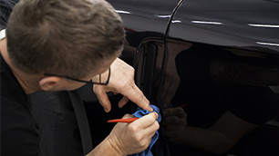 Top 4 des idées reçues complètement fausses pour enlever les rayures sur sa voiture