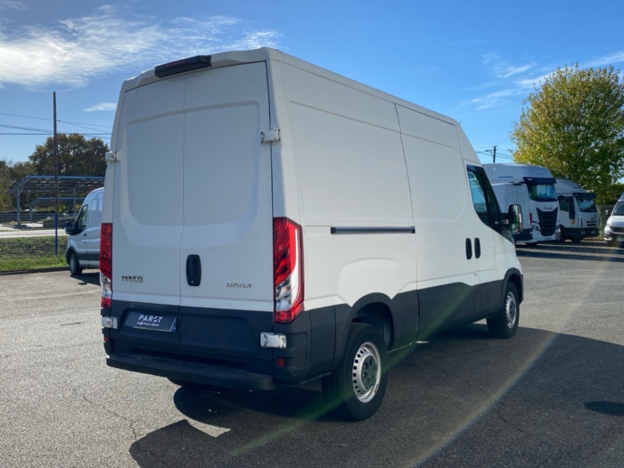 IVECO Daily 35S Fg 35S12 V11