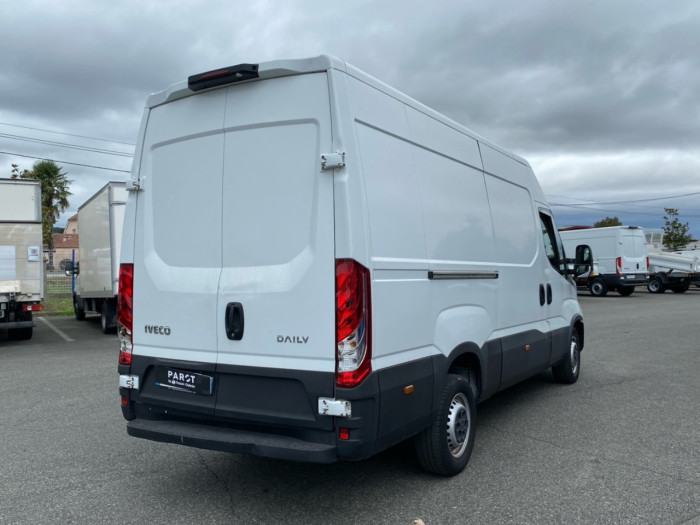 IVECO Daily 35S Fg 35S14 V12