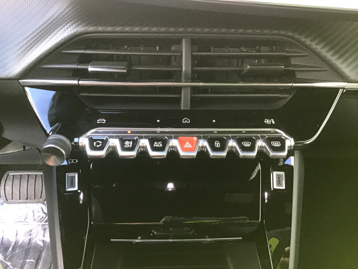 Peugeot 2008 Nouveau Hybrid 136 e-DCS6 Allure