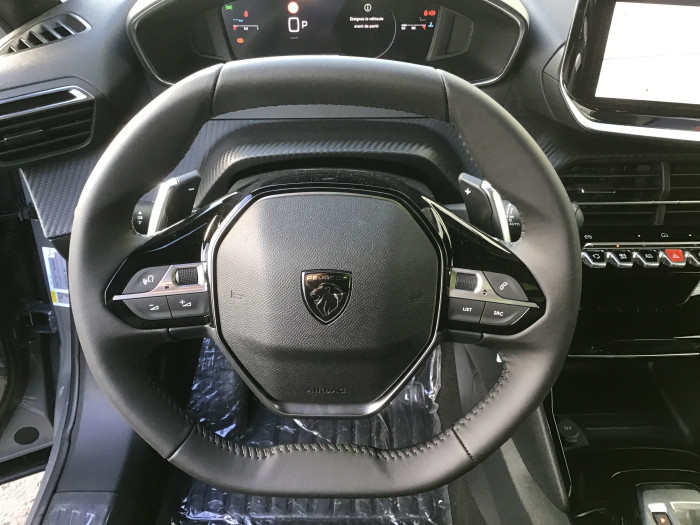 Peugeot 2008 Nouveau Hybrid 136 e-DCS6 Allure
