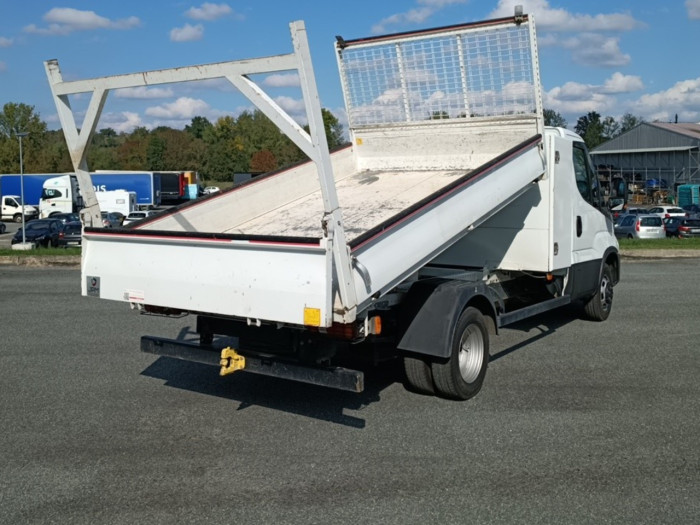 IVECO Daily CCb 35C16H3.0 empattement 3750