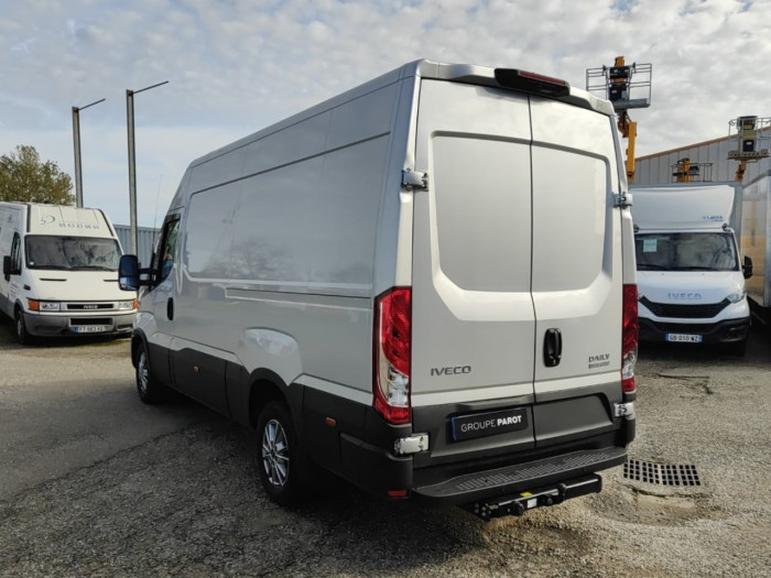 IVECO Daily 35S Fg 35S21H 3.0 V12 Hi-Matic