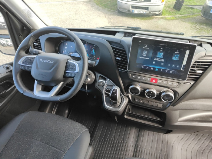 IVECO Daily 35S Fg 35S21H 3.0 V12 Hi-Matic