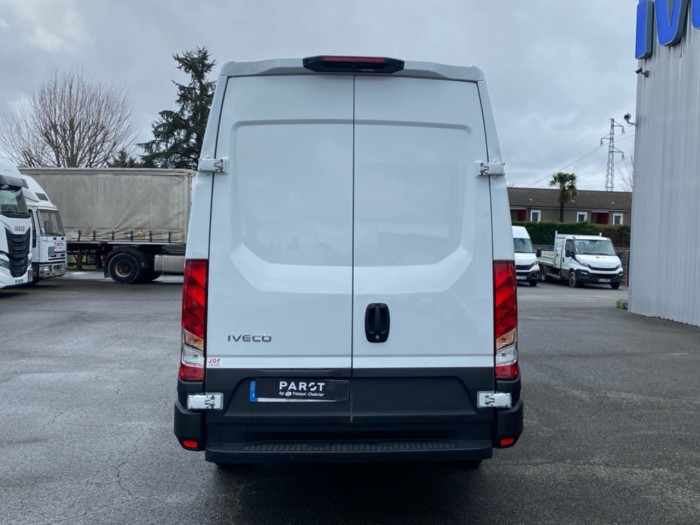 IVECO Daily 35S Fg 35S14H 2.3 V12 