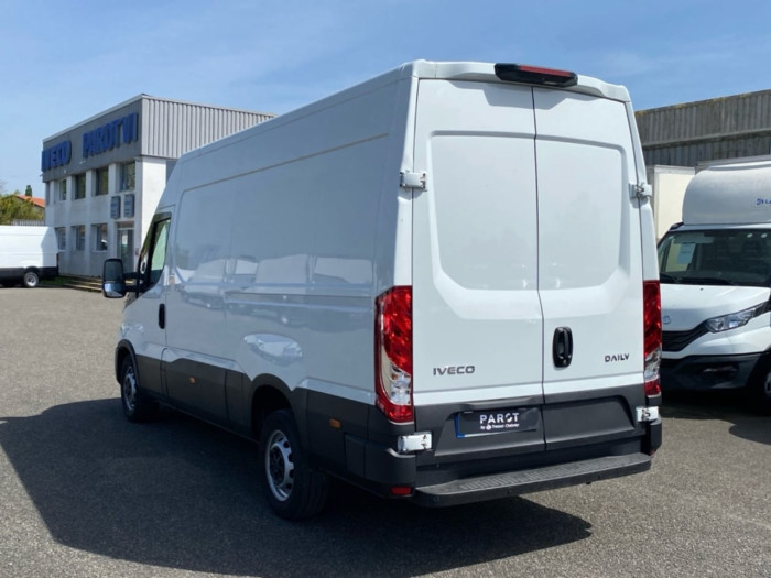 IVECO Daily 35S Fg 35S14 2.3 V12 