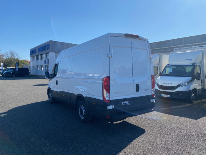 IVECO Daily 35S Fg 35S14H 2.3 V12 