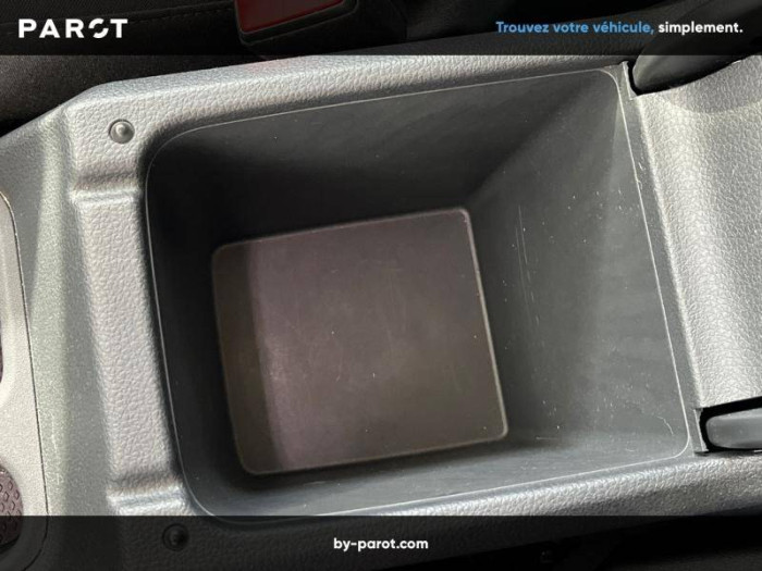 Ford GRAND TOURNEO CONNECT 2.0 EcoBlue 102 BVM6 Titanium