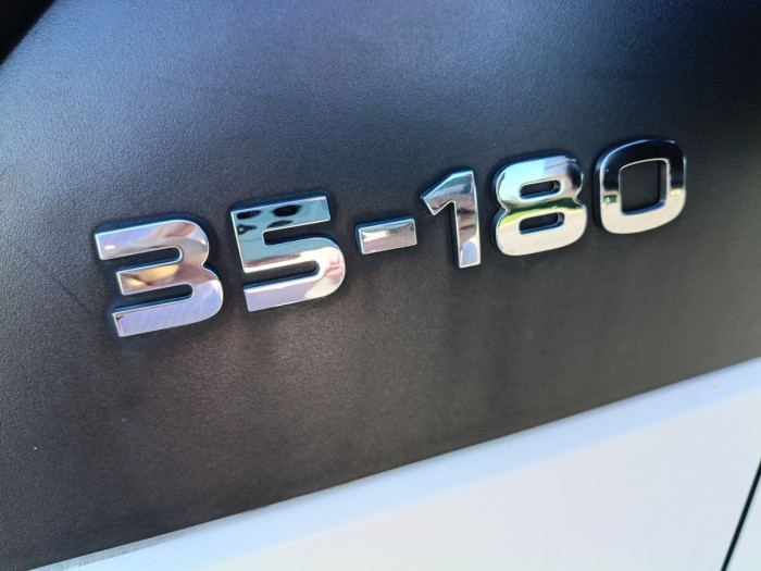 IVECO Daily CCb 35C18H Empattement 3750 Hi-Matic