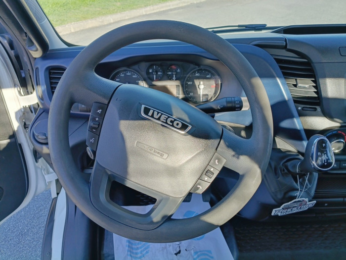 IVECO Daily CCb 35C18H Empattement 3750 Hi-Matic