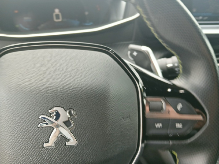 Peugeot 208 PureTech 100 S&S EAT8 GT Line