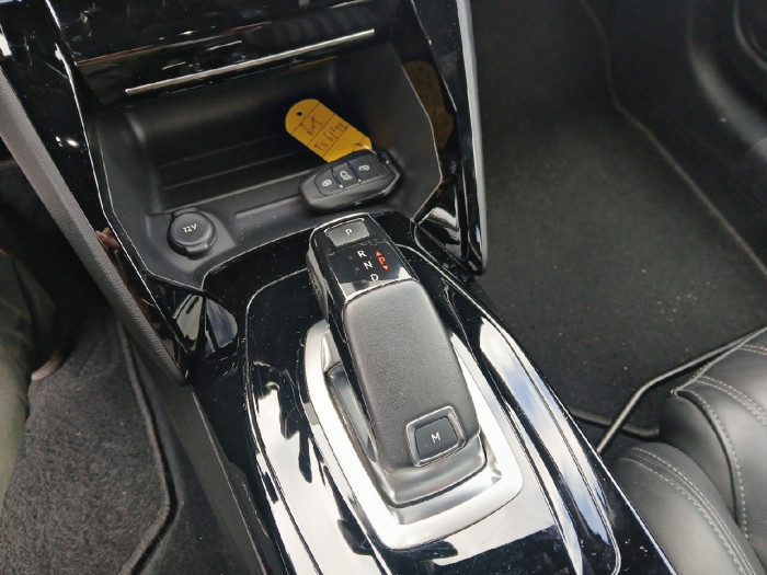 Peugeot 208 PureTech 100 S&S EAT8 GT Line