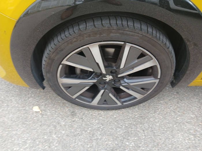 Peugeot 208 PureTech 100 S&S EAT8 GT Line