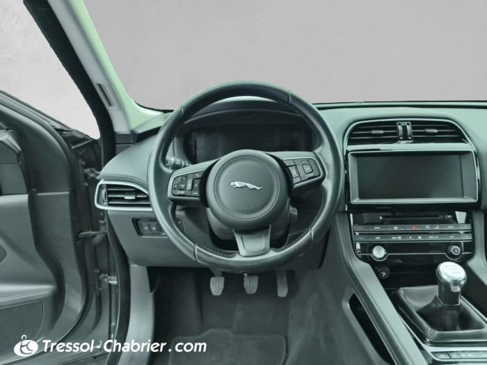 Jaguar F-Pace 2.0 D - 180 AWD Portfolio