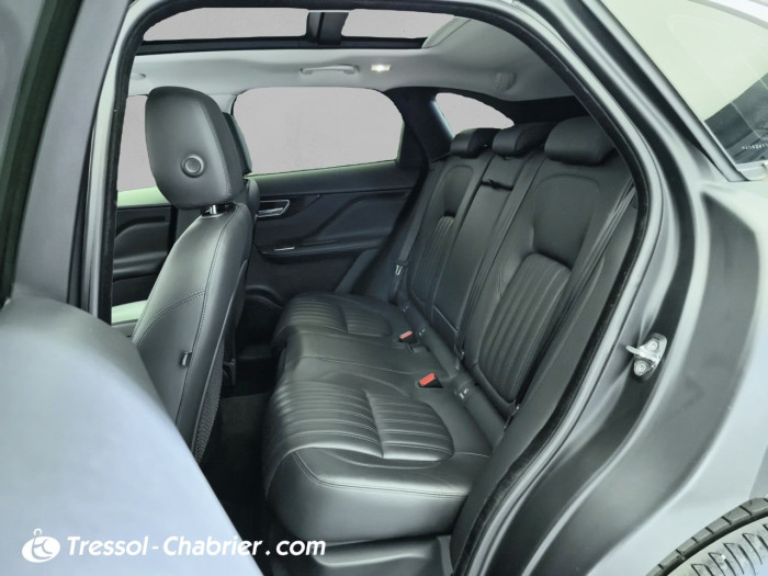 Jaguar F-Pace 2.0 D - 180 AWD Portfolio
