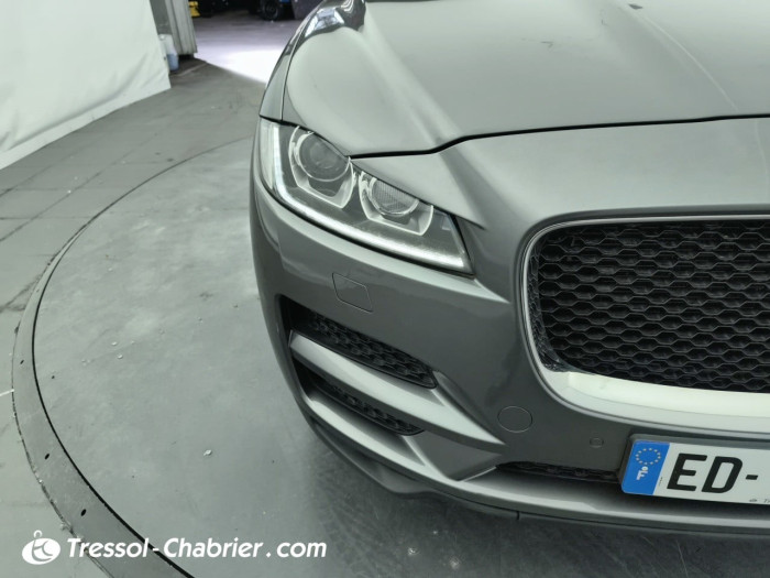 Jaguar F-Pace 2.0 D - 180 AWD Portfolio