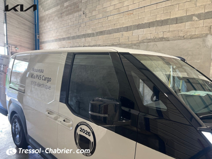 Kia PV5 CARGO FOURGON BATTERIE L ESSENTIAL