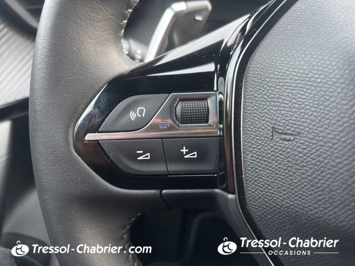 Peugeot 2008 PureTech 130 S&S EAT8 Allure