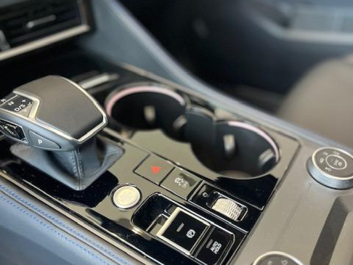 Volkswagen Touareg Nouveau 3.0 V6 eHybrid 462 ch Tiptronic 8 4Motion R