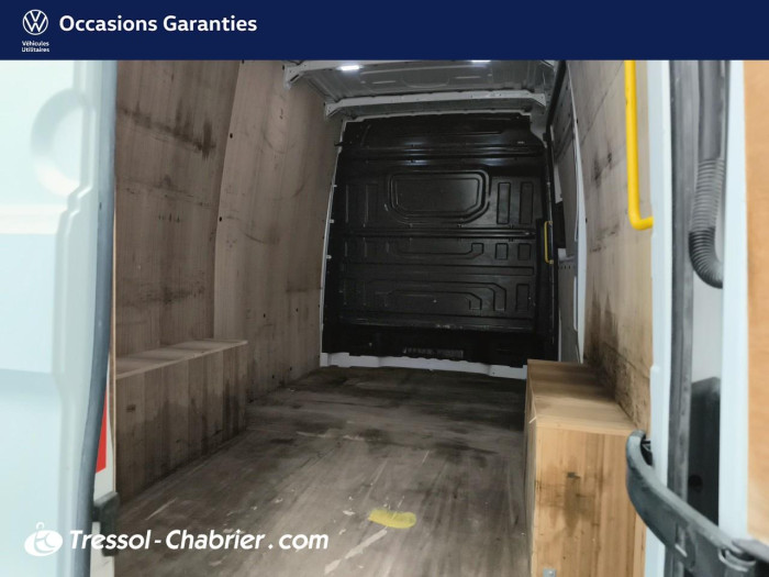 VOLKSWAGEN UTILITAIRES CRAFTER VAN 30 L3H3 2.0 TDI 140 CH BUSINESS