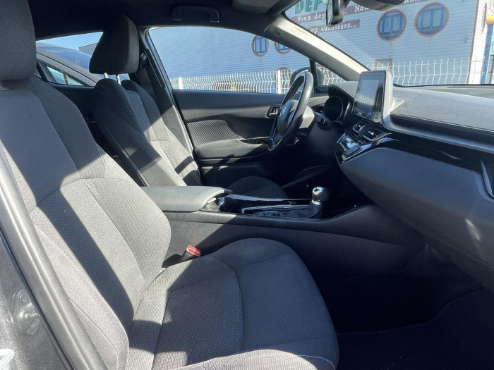 Toyota C-HR HYBRIDE RC18 122h Dynamic