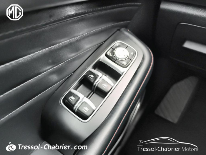 MG EHS 1.5T GDI PHEV Luxury