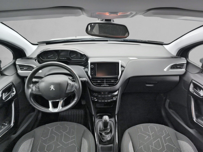 Peugeot 2008 PureTech 82ch S&S BVM5 Signature