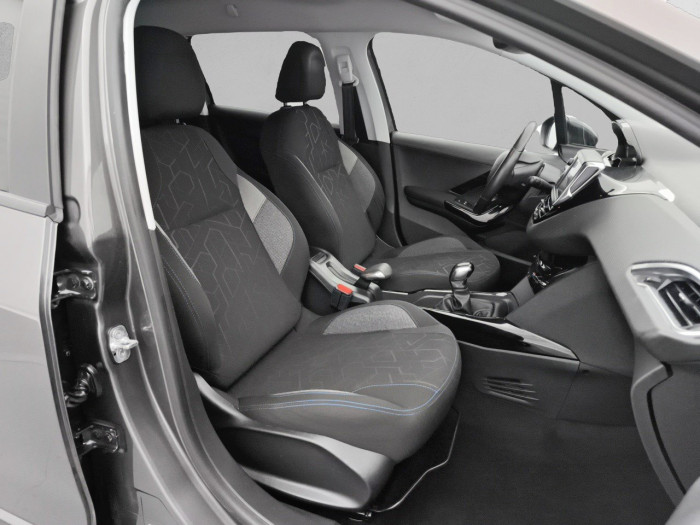 Peugeot 2008 PureTech 82ch S&S BVM5 Signature