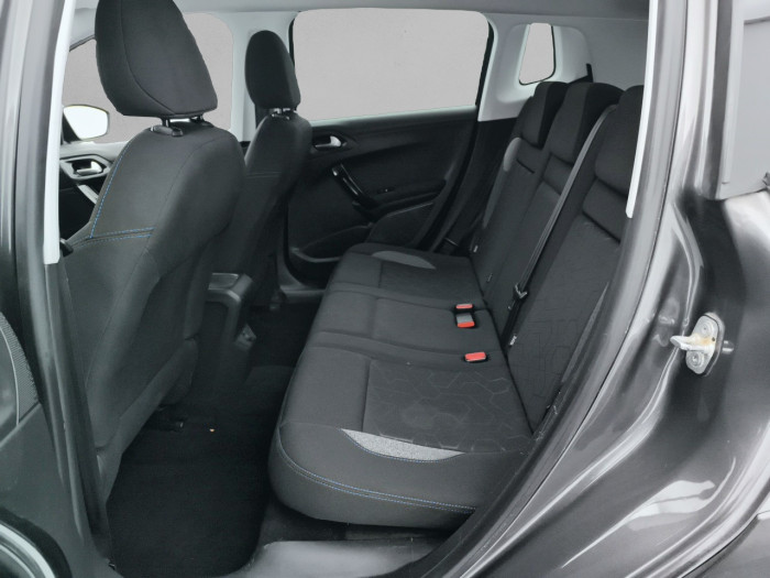 Peugeot 2008 PureTech 82ch S&S BVM5 Signature