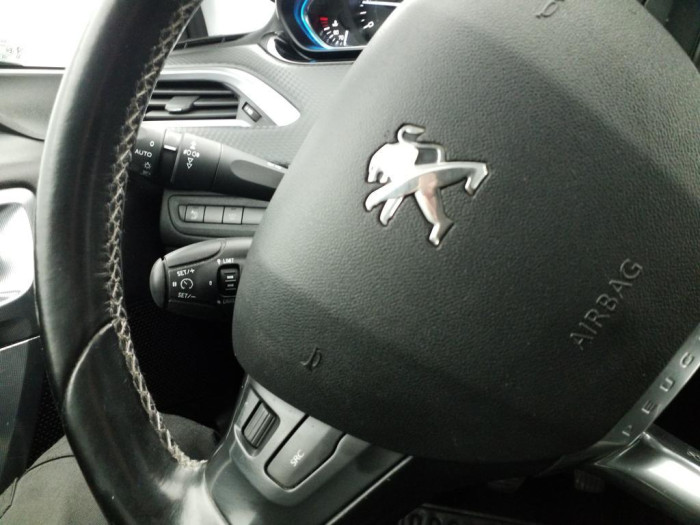 Peugeot 2008 BlueHDi 100ch S&S BVM5 Allure