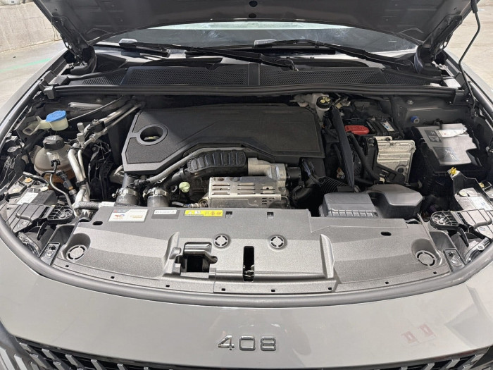 Peugeot 408 Hybrid 136 e-DCS6 GT