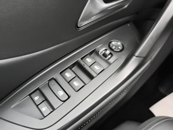 Peugeot 408 PHEV 180 e-EAT8 Allure Pack