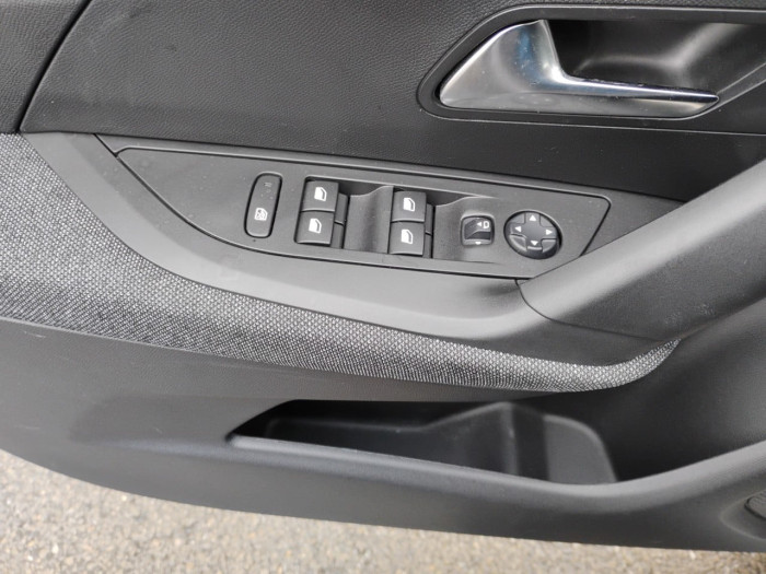 Peugeot 2008 PureTech 100 S&S BVM6 Style