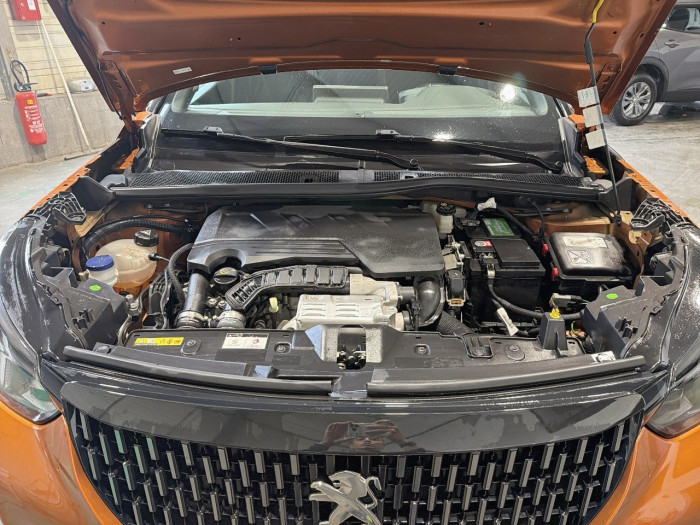 Peugeot 2008 PureTech 155 S&S EAT8 GT