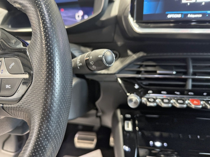 Peugeot 2008 PureTech 155 S&S EAT8 GT