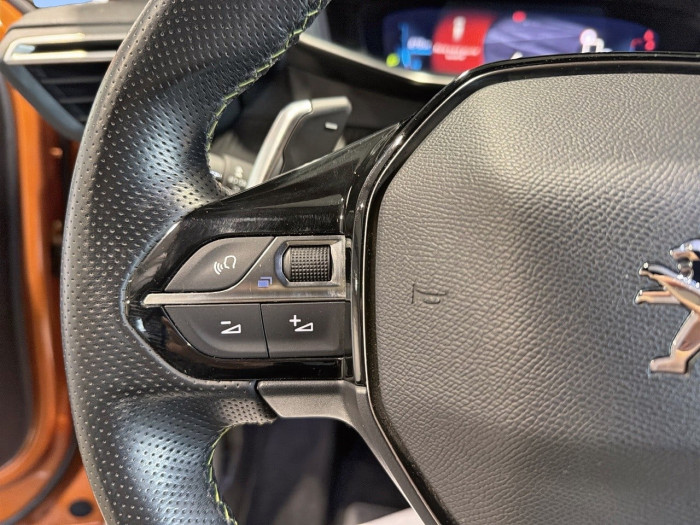 Peugeot 2008 PureTech 155 S&S EAT8 GT