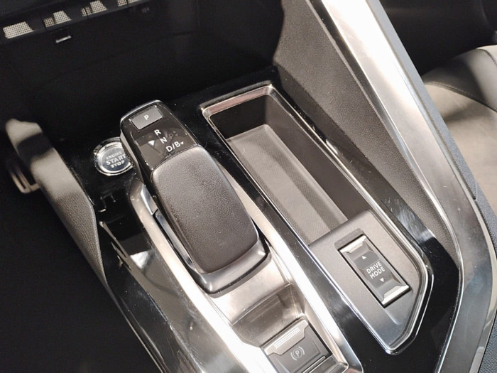 Peugeot 3008 Hybrid4 300 e-EAT8 GT