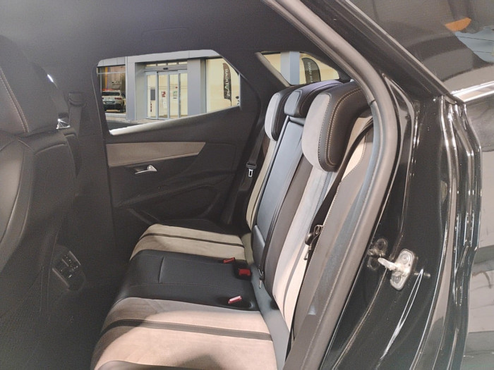 Peugeot 3008 Hybrid4 300 e-EAT8 GT