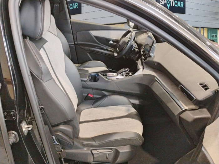Peugeot 3008 Hybrid4 300 e-EAT8 GT