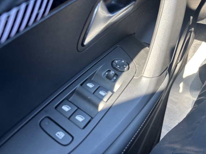 Peugeot 2008 PureTech 100 S&S BVM6 Allure