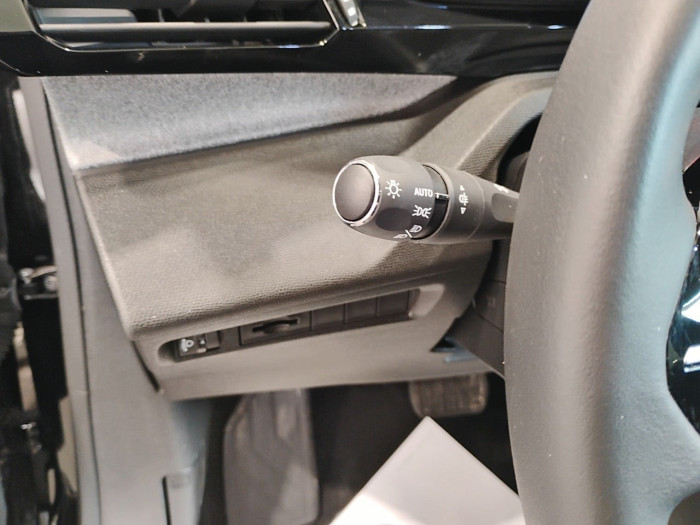 Peugeot 408 Hybrid 136 e-DCS6 Allure