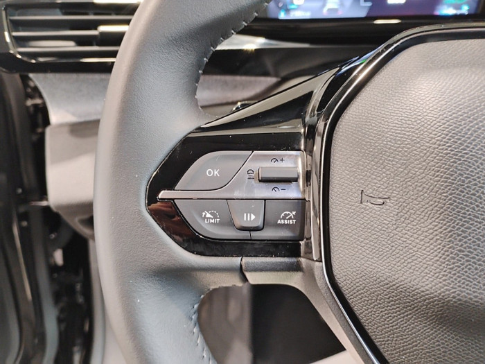 Peugeot 408 Hybrid 136 e-DCS6 Allure