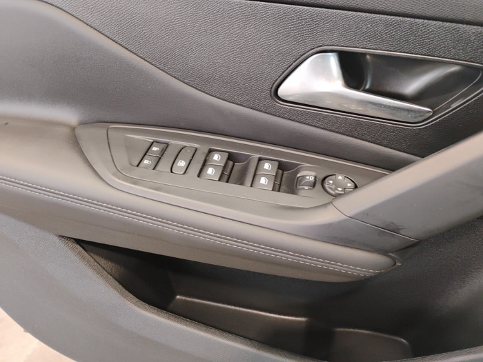 Peugeot 408 Hybrid 136 e-DCS6 Allure
