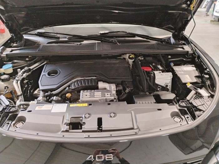 Peugeot 408 Hybrid 136 e-DCS6 Allure