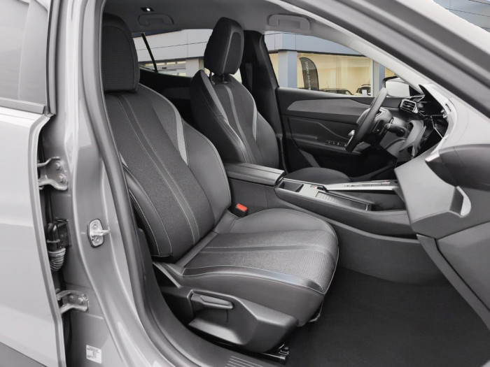 Peugeot 408 Hybrid 136 e-DCS6 GT