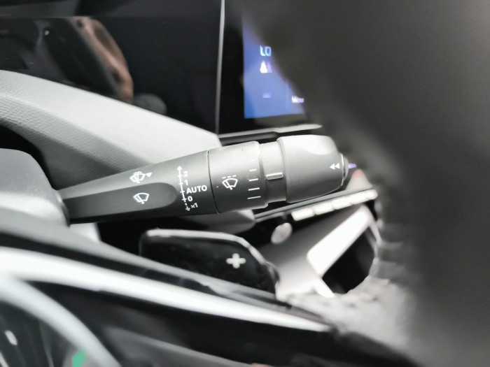 Peugeot 408 Hybrid 136 e-DCS6 GT