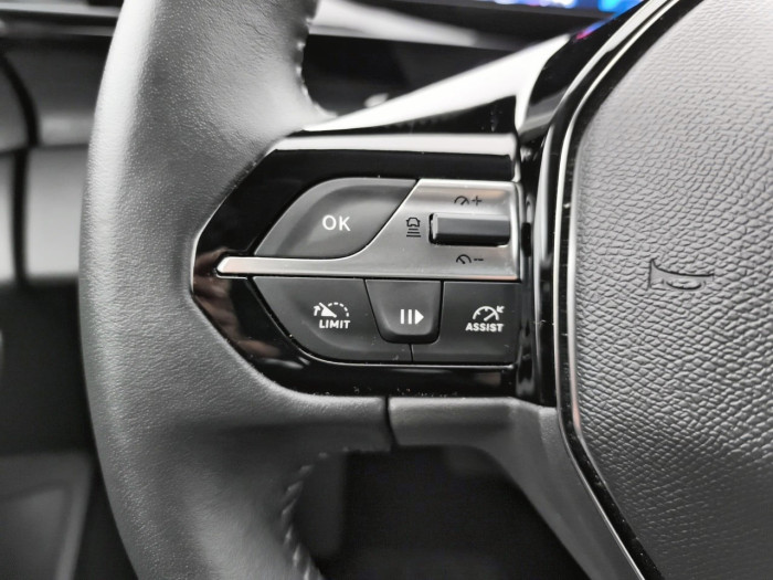 Peugeot 408 Hybrid 136 e-DCS6 GT