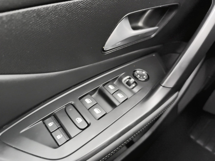 Peugeot 408 Hybrid 136 e-DCS6 GT