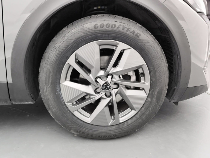 Peugeot 408 Hybrid 136 e-DCS6 GT