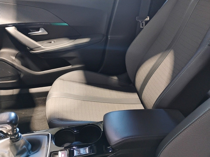 Peugeot 2008 PureTech 100 S&S BVM6 Allure